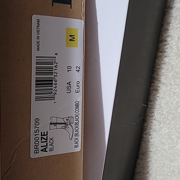 Boots - Picture 5 of 5